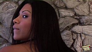 Sexy lady fionna and beautiful cassandra cruz enjoy lesbian passion