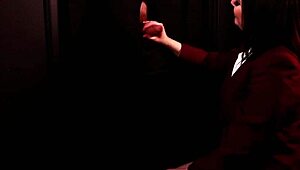 student sucking cock at the gloryhole for the first time 😏