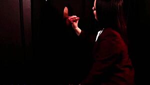 student sucking cock at the gloryhole for the first time 😏