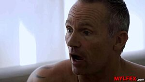 Mylfex - Κομψή σύζυγος προτιμά τον κολλητό για anal γαμήσι με άντρα της