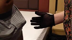 亀頭をそんなにビンタしないで！勃起しちゃう！