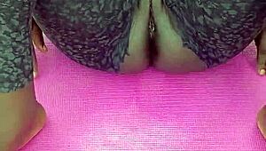 ebony milf spreads pussy during morning workout