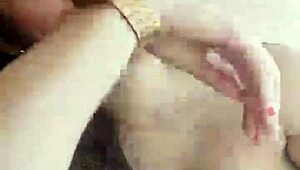 Latina babe Lili on webcam