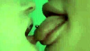 Sloppy kisses between lesbians lead to wet pussy feasting.