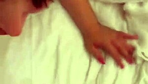 Latina hushjelps store rumpe knullet og creampiet