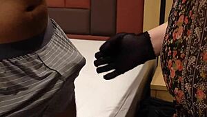 亀頭をそんなにビンタしないで！勃起しちゃう！