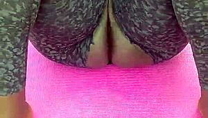 ebony milf spreads pussy during morning workout