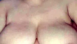 big boobs, you like mine? 😘