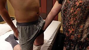 亀頭をそんなにビンタしないで！勃起しちゃう！