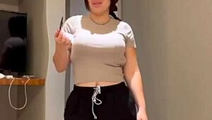 ラティーナメイドデカ尻をガン突き中出し