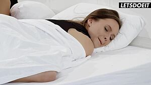 Stacy Cruz 19letá česká kráska dostává hlubokou penetraci od milence na letsdoeit