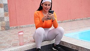 Park trainer fucks jogger after encounter