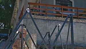 montando uma tenda na ch�cara usando um body socado no rabo