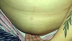 la mujer de mi tío me mando esto mientras yo estaba en el cuarto de al lado?