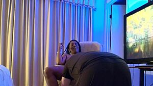 amateur homemade ebony hairstylist fucks white client in the bedroom