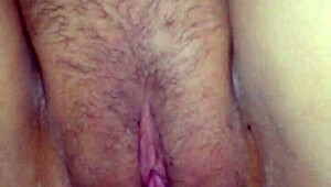 Wow, Venezuelan babe llena de flujo in this hot scene!