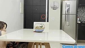 Enquanto ela cozinhava no cu da cunhada eu socava tudo na buceta da Sheer