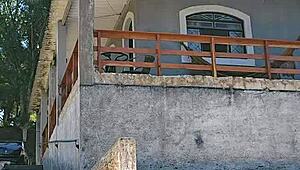 montando uma tenda na ch�cara usando um body socado no rabo