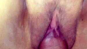 Wow, Venezuelan babe llena de flujo in this hot scene!