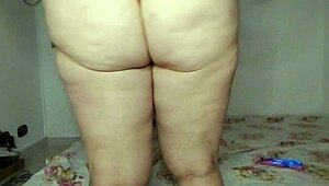 Vivi Guedez's public sex with machine