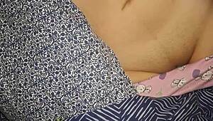 la mujer de mi tío me mando esto mientras yo estaba en el cuarto de al lado?