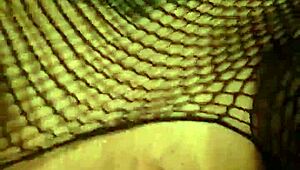 teen amateur fucks huge fat ass with fisting plug