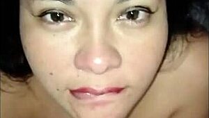 美人隣人が俺んちでドア開けっ放し入浴中、顔にオシッコかけてザーメン飲ませる😏