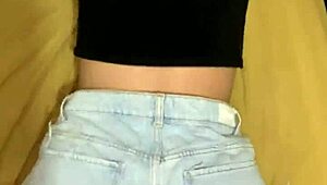 Amateur Girl With Big Ass Fucked Without Removing Shorts!