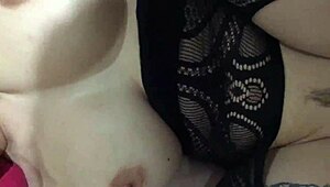 Anila Rahma looks amazing in this arab clip 😊