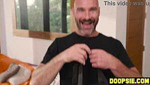 نيك بنت حلوة على شاطئ برشلونة بمص عميق ودوجي عنيف وهي تئن على زبي الكبير نيك شاطئ