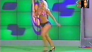 i watch lady lu doin her super positve striptease, rippin her clothes off on brazilian tv