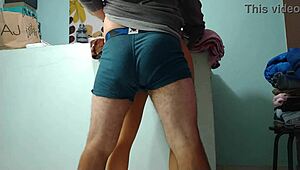 Le Froto Mi Pequeña Verga Sobre Su Coño Antes De Follarmela Bien Rico