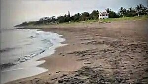 Sexo publico en la playa una desconocida me hace una mamada en la playa