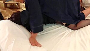 caを手マンでイカせて、後ろから生で挿入 突きまくって中出し 素人ハメ撮り コスプレ