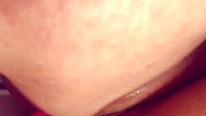 velho nerd chupando a novinha bucetuda