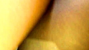 Amateur BBC Bangs Hotel Worker During Duty?