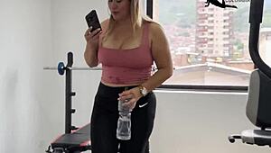 he masturbates in the gym when he talks to his lover 😈