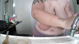 doing the dishes with my boobies out