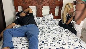 Noche De Pelicula Junto A Mi Mejor Amigo Y Su Hermosa Novia Ntr Me Cojo A La Novia