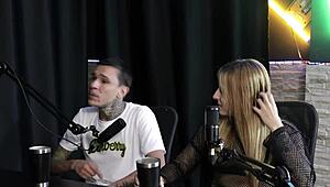 Yasmin Pariz Sells Handjob To Football Player