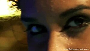 Indian Lady Tries the Most Powerful Ritual Fun Session