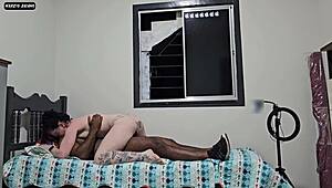 Conhecir um perssonal na academia entao mostrei pro meu marido corno na chamada video o tipo de treinamento vip que estou recebendo apos o treinamento