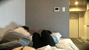 perverzná priateľka panikári pri intenzívnom tlačení s nadriadeným v práci na čiastočný úväzok