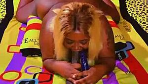 Sundaydogood614 shows shaved pussy in homemade update