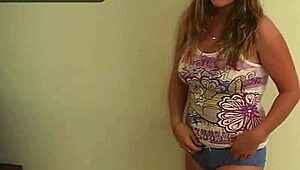 Chubby Beauty Fucks Horny Pussy With Vibrator Intensely