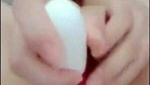 Thaise schone doet geile live show voor de camera