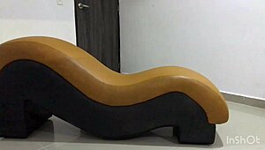 Delgada Sexy Es Follada Duro En La Silla Kamasutra Por El Mejor Amigo De Su Novio