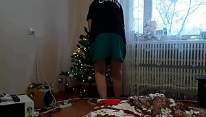 While My Stepsister Was Decorating The Christmas Tree On The Eve Of Christmas I Was Masturbating Riskily