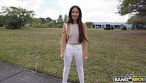 Spreading Pussy For Cash, What A Deal