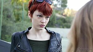 Carter Cruise Saves Mia Malkova From The Bully